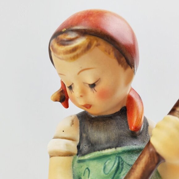 MJ Hummel Little Sweeper Girl Figurine Broom 171 Vintage West Germany 4.5" - Picture 4 of 10